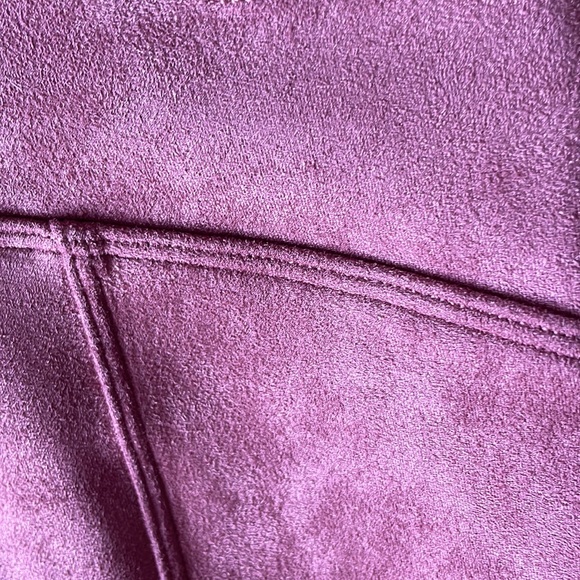 NWOT! Spanx rich rose Faux suede leggings. Style 20322. Size Small. - Picture 9 of 12